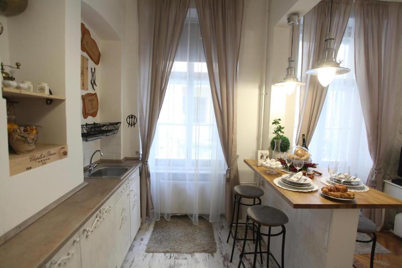 Vintage Apartment At Basilica Budapest Exterior photo