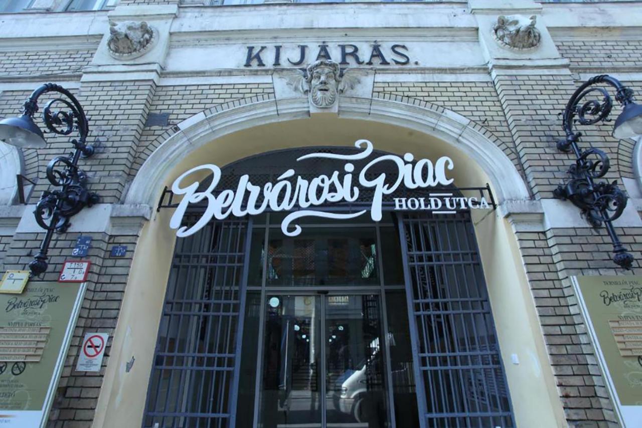 Vintage Apartment At Basilica Budapest Exterior photo